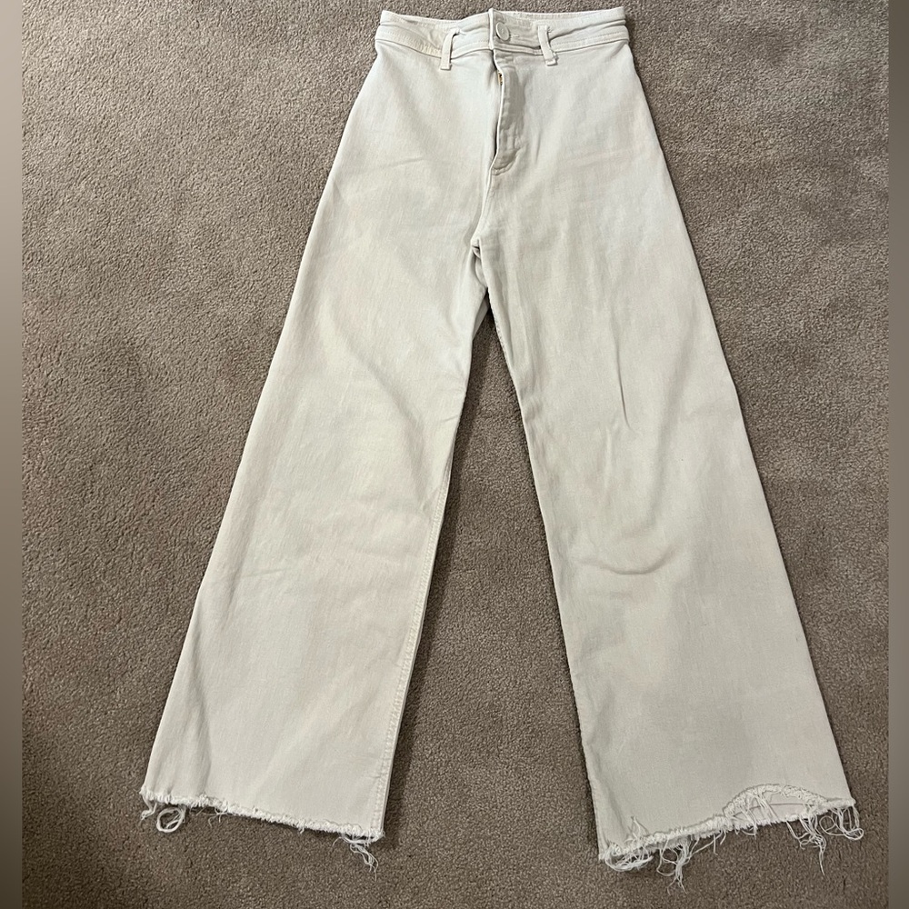 Zara wide leg marine jeans. size 4 but are stretchy and could fit up to a 6
